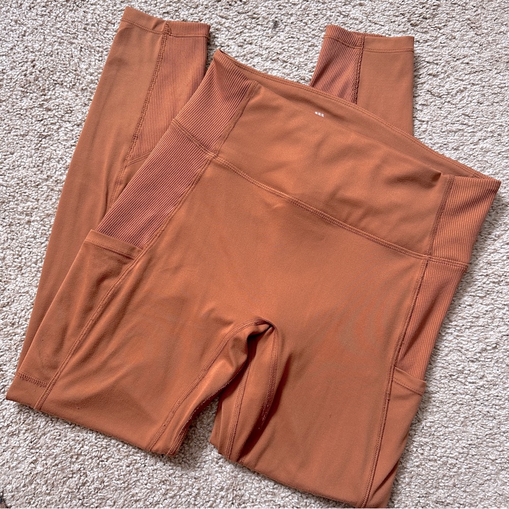 All in motion, Size Small Leggings with pockets